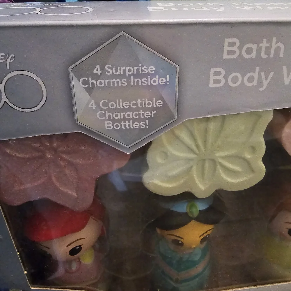 Disney | Princess Bath Bomb & Body Wash Set